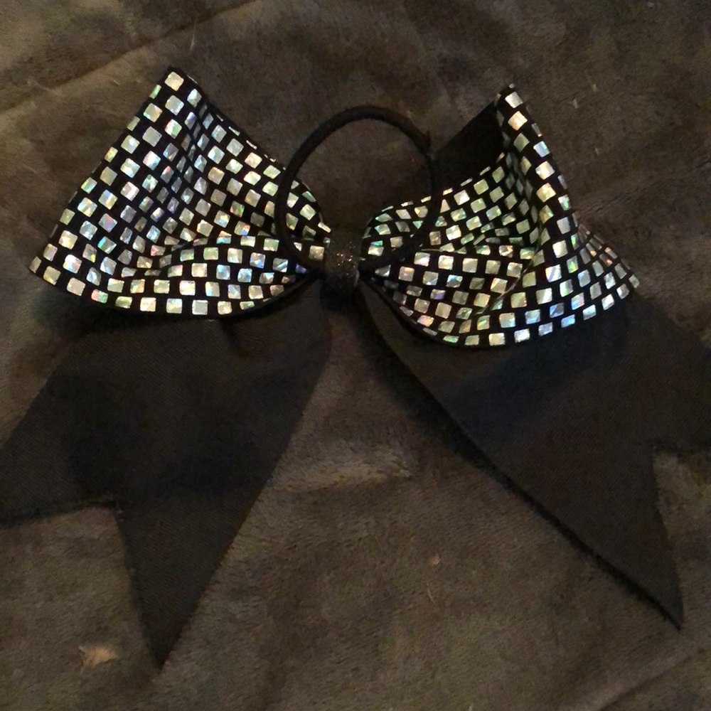 Cheer bow - Picture 3 of 3